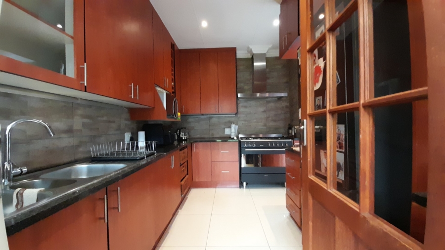 3 Bedroom Property for Sale in Safari Gardens North West